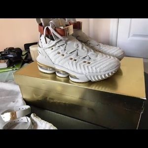 Lebron 16 wmns